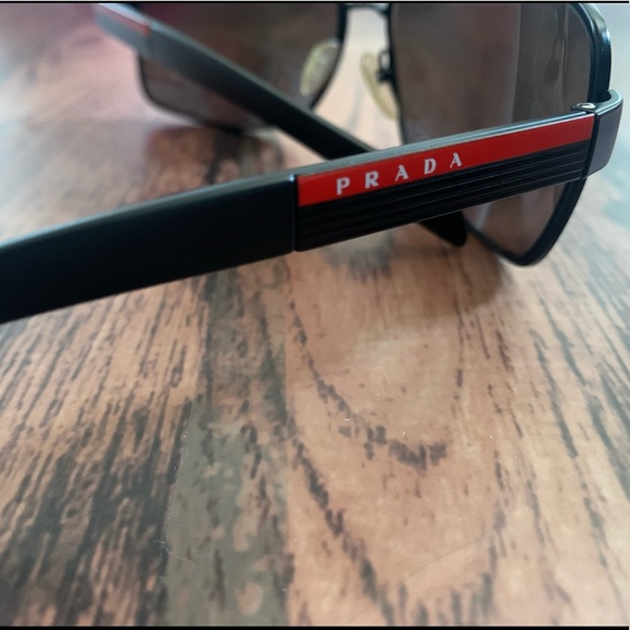PRADA sunglasses. AUTHENTIC. - Picture 2 of 3